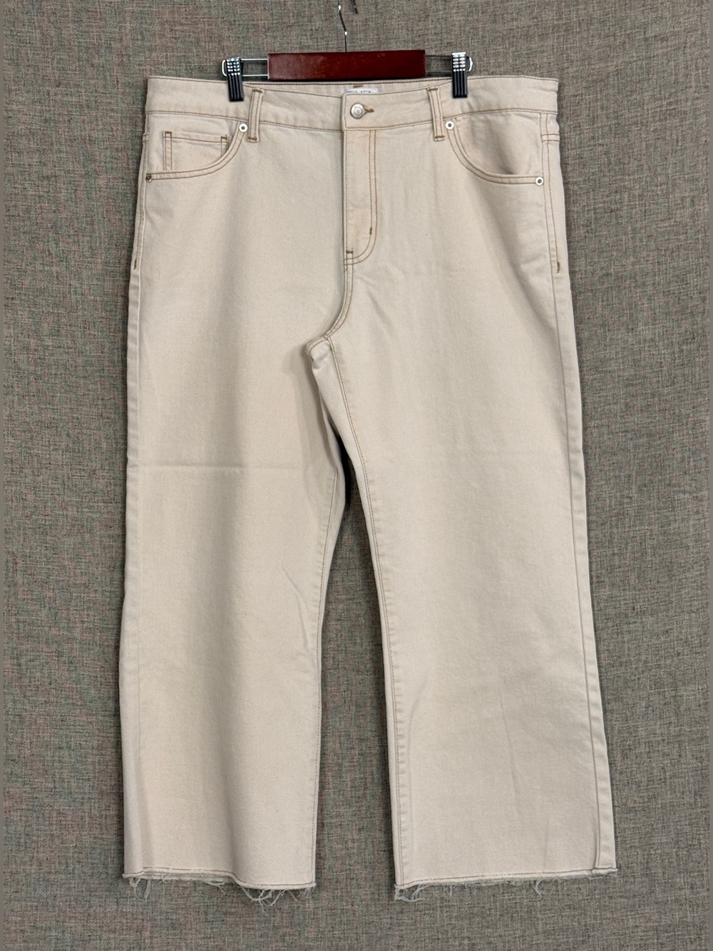 Time and Tru Womens Straight Leg Raw Hem Jeans in Cream
